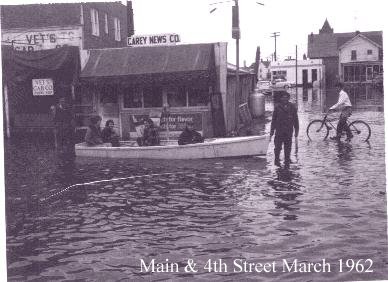 Carey's News Stand, Main & 4th Street